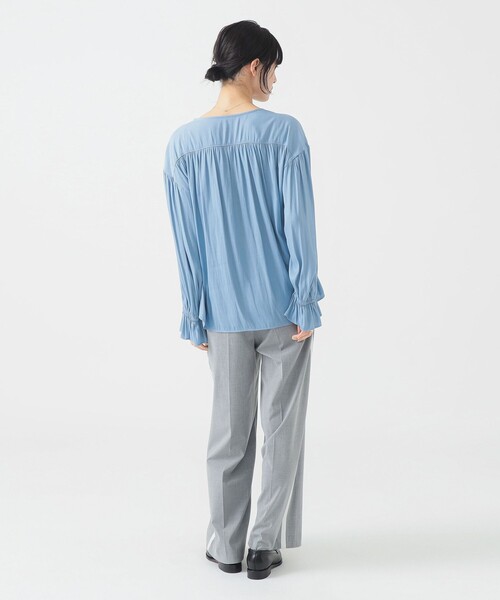 B:MING by BEAMS（ビーミングバイビームス）の「【洗える】Vネック ギャザー ブラウス（S～M）（シャツ/ブラウス・レディース・オフホワイト/ライトブルー/ネイビー・MEDIUM/SMALL）」の14枚目の写真