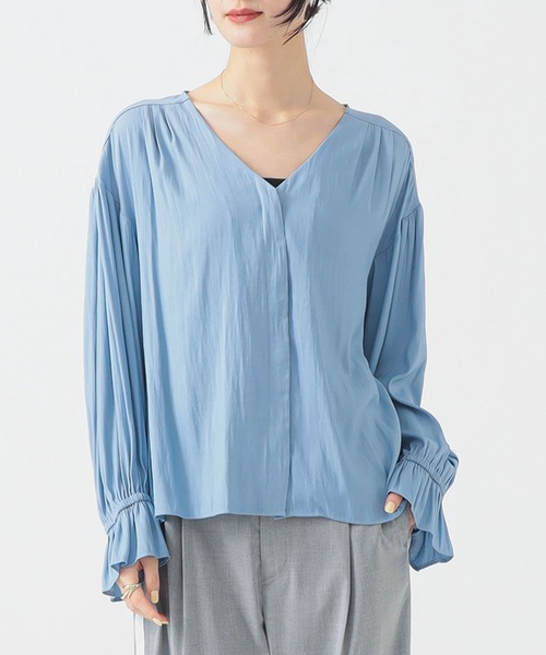 B:MING by BEAMS（ビーミングバイビームス）の「【洗える】Vネック ギャザー ブラウス（S～M）（シャツ/ブラウス・レディース・オフホワイト/ライトブルー/ネイビー・MEDIUM/SMALL）」の3枚目の写真