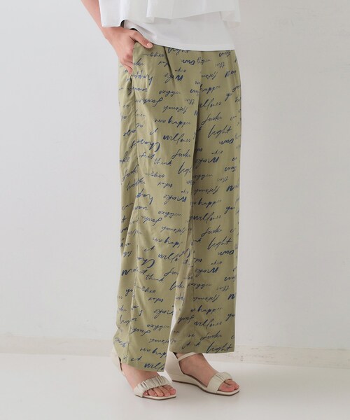OPAQUE.CLIP（オペークドットクリップ）の「レタープリントイージーワイドパンツ【洗濯機洗い可】（その他パンツ・レディース・ブラック系/オリーブ系・40/38/42）」の2枚目の写真