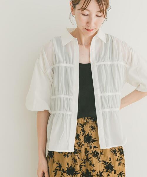 ITEMS URBANRESEARCH(アイテムズ アーバンリサーチ)の「シャーリングハーフスリーブブラウス(シャツ/ブラウス・レディース・ホワイト/ブラック/ライトブルー・FREE)」の1枚目の写真
