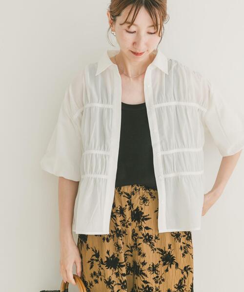 ITEMS URBANRESEARCH(アイテムズ アーバンリサーチ)の「シャーリングハーフスリーブブラウス(シャツ/ブラウス・レディース・ホワイト/ブラック/ライトブルー・FREE)」の4枚目の写真