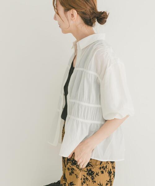ITEMS URBANRESEARCH(アイテムズ アーバンリサーチ)の「シャーリングハーフスリーブブラウス(シャツ/ブラウス・レディース・ホワイト/ブラック/ライトブルー・FREE)」の6枚目の写真
