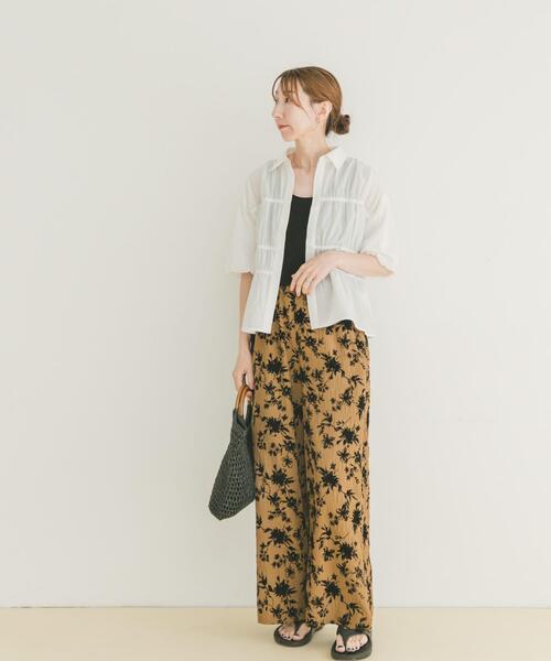 ITEMS URBANRESEARCH(アイテムズ アーバンリサーチ)の「シャーリングハーフスリーブブラウス(シャツ/ブラウス・レディース・ホワイト/ブラック/ライトブルー・FREE)」の8枚目の写真
