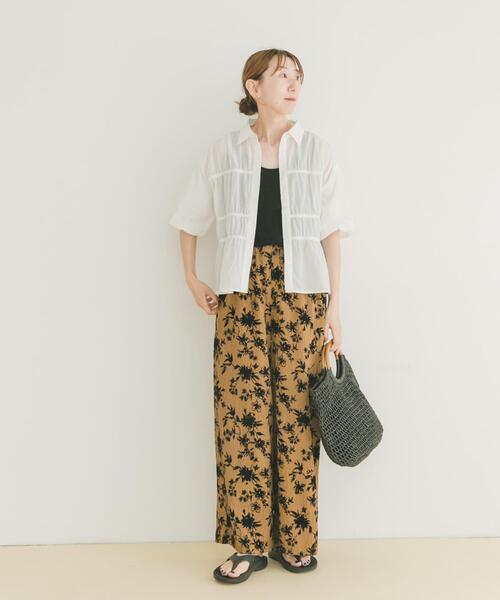 ITEMS URBANRESEARCH(アイテムズ アーバンリサーチ)の「シャーリングハーフスリーブブラウス(シャツ/ブラウス・レディース・ホワイト/ブラック/ライトブルー・FREE)」の9枚目の写真