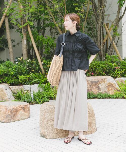 ITEMS URBANRESEARCH(アイテムズ アーバンリサーチ)の「シャーリングハーフスリーブブラウス(シャツ/ブラウス・レディース・ホワイト/ブラック/ライトブルー・FREE)」の16枚目の写真