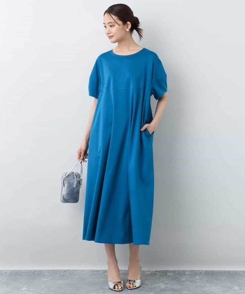 MK MICHEL KLEIN（エムケーミッシェルクラン）の「ランタンスリーブ切替えワンピース/接触冷感/洗える（ワンピース・レディース・ブラック/ブルー・38）」の5枚目の写真