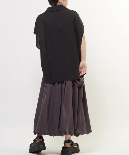 CONVERSE TOKYO（コンバーストウキョウ）の「SATIN BALLOON SILHOUETTE SKIRT（スカート・レディース・ブラウン/ベージュ/ブラック・FREE）」の4枚目の写真