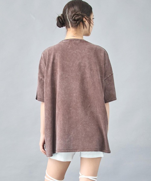 ANAP（アナップ）の「ケミカルウォッシュ クラッププリント ビッグTシャツ（Tシャツ/カットソー・レディース・ホワイト/ブラウン/ブラック系その他・FREE）」の8枚目の写真