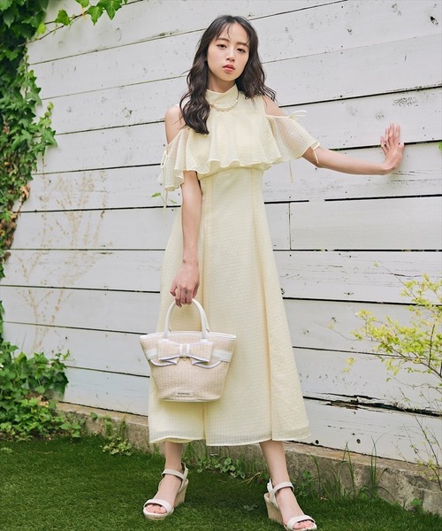 Swingle（スウィングル）　ワンピース　ピンク SWINGLE（スウィングル）の「ウエスト切替フロントボタン