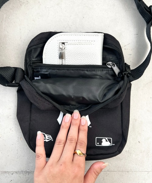 NEW ERA(ニューエラ)の「NEW ERA (ニューエラ)/MLB SIDE BAG/ミニ ショルダーバッグ クロスバッグ ボディバッグ ニューヨーク ヤンキース ロサンゼルス ドジャース(ショルダーバッグ・レディース・ブラウン系カモフラージュ/ブラック・FREE)」の13枚目の写真