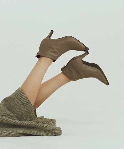 NICAL（ニカル）の「【NICAL】【本革】トゥキャップヒールショートブーツ/554400（ブーツ・レディース・グレー/ブラック・LARGE/MEDIUM/X-LARGE/SMALL）」の2枚目の写真