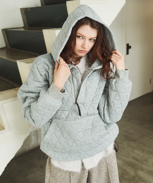 CASPER JOHN（キャスパージョン）の「Quilted skipper zip parka / キルティングスキッパージップパーカー（パーカー・メンズ・ブラック/アイボリー/オレンジ・LARGE/MEDIUM/SMALL/X-SMALL）」の2枚目の写真