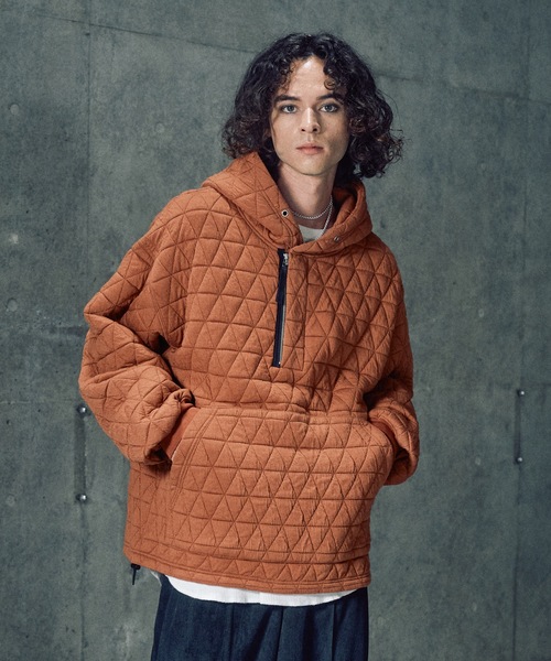 CASPER JOHN（キャスパージョン）の「Quilted skipper zip parka / キルティングスキッパージップパーカー（パーカー・メンズ・ブラック/アイボリー/オレンジ・LARGE/MEDIUM/SMALL/X-SMALL）」の16枚目の写真