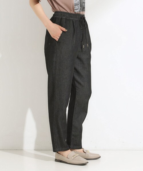 SHOO・LA・RUE（シューラルー）の「【高レビュー/SS-LL/美脚シルエット】自然に体型カバー イージーデニム テーパードパンツ（デニムパンツ・レディース・ブラック/チャコールグレー/ブルー/ネイビー・01/02/03/04/10）」の11枚目の写真