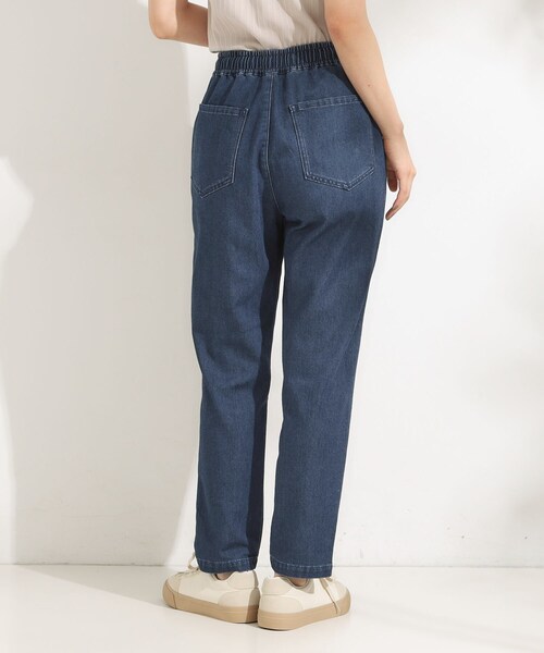 SHOO・LA・RUE（シューラルー）の「【高レビュー/SS-LL/美脚シルエット】自然に体型カバー イージーデニム テーパードパンツ（デニムパンツ・レディース・ブラック/チャコールグレー/ブルー/ネイビー・01/02/03/04/10）」の21枚目の写真