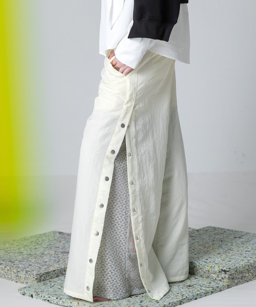 AULA AILA（アウラアイラ）の「パッチワークレースレイヤードワイドパンツ（その他パンツ・レディース・オフホワイト/ブラック/ピンク・0/1）」の3枚目の写真