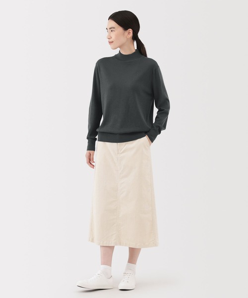 無印良品（ムジルシリョウヒン）の「婦人　洗えるウールハイゲージハイネックセーター（ニット/セーター・レディース・ブラック/ブラウン系/オフホワイト/ダークグレー/オートミール/カーキ系/レッド・XS/S/M/L/XL/XXL）」の18枚目の写真