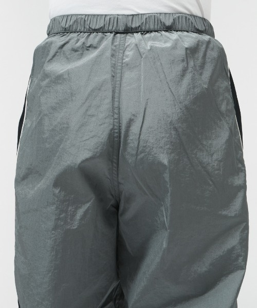 ROXY（ロキシー）の「ロキシー ROXY NAIL IT PARACHUTE PANTS（その他パンツ・レディース・グレー/ブラック・M/L）」の4枚目の写真