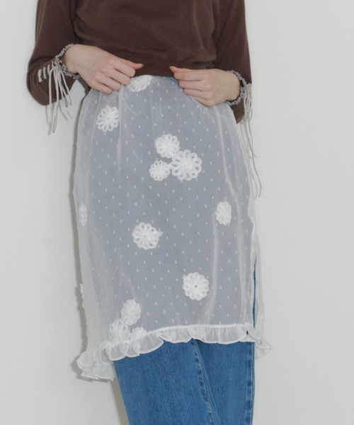 idem（イデム）の「flower dot sheer skirt / フラワーモチーフシアースカート（スカート・レディース・ブラック/ホワイト・FREE）」の11枚目の写真
