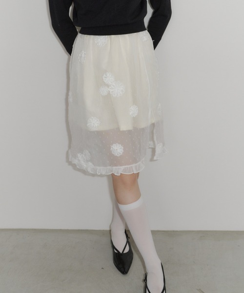idem（イデム）の「flower dot sheer skirt / フラワーモチーフシアースカート（スカート・レディース・ブラック/ホワイト・FREE）」の3枚目の写真