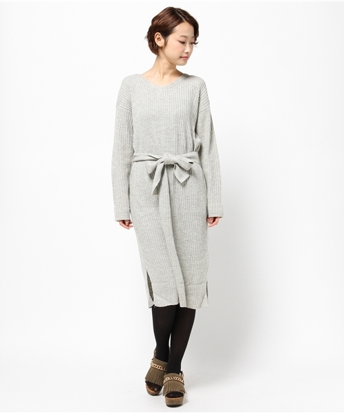 Chico(チコ)の「【who's who Chico】Vネック紐付ニットワンピース(ワンピース・レディース・アイボリー/ベージュ/グレー・FREE)」の12枚目の写真