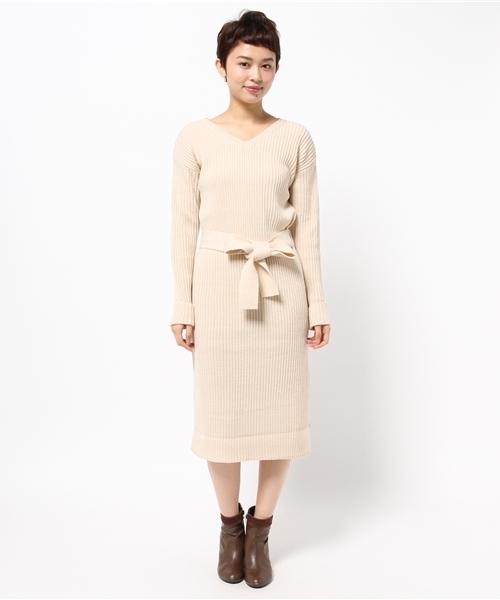 Chico(チコ)の「【who's who Chico】Vネック紐付ニットワンピース(ワンピース・レディース・アイボリー/ベージュ/グレー・FREE)」の4枚目の写真