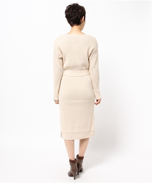 Chico(チコ)の「【who's who Chico】Vネック紐付ニットワンピース(ワンピース・レディース・アイボリー/ベージュ/グレー・FREE)」の6枚目の写真