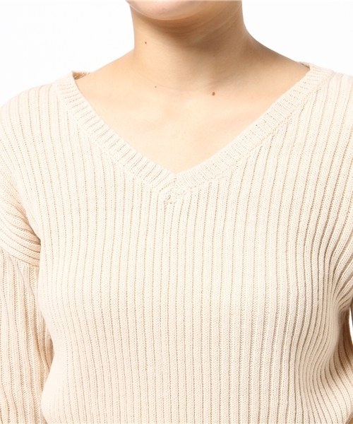 Chico(チコ)の「【who's who Chico】Vネック紐付ニットワンピース(ワンピース・レディース・アイボリー/ベージュ/グレー・FREE)」の7枚目の写真