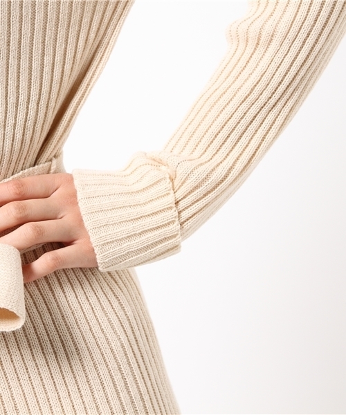 Chico(チコ)の「【who's who Chico】Vネック紐付ニットワンピース(ワンピース・レディース・アイボリー/ベージュ/グレー・FREE)」の8枚目の写真