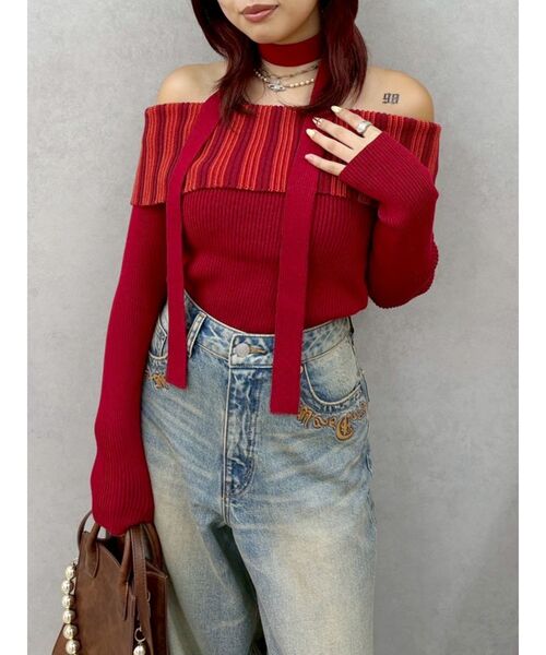 EVRIS（エヴリス）の「チョーカーSETオフショルニットトップス（ニット/セーター・レディース・グレー/レッド/ブラウン・FREE）」の3枚目の写真