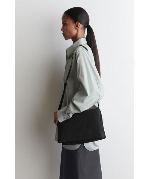 COS クロスボディショルダーバッグ　男女兼用 COS クロスボディショルダーバッグ 男女兼用 ユニセックス 関税込 COS