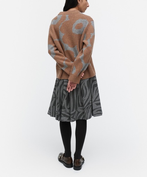 marimekko(マリメッコ)の「Rws Virtaus Unikko / knit(ニット/セーター・レディース・ブラウン/ホワイト・SMALL/MEDIUM/LARGE/X-SMALL)」の3枚目の写真