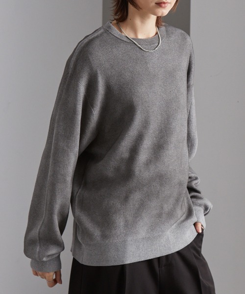 MONO-MART（モノマート）の「ヴィンテージスプレー加工 グラデーションオーバーサイズクルーネックニット（ニット/セーター・メンズ・ネイビー/チェリーレッド/ブラウン/グレー/ブラック・S/L/M）」の2枚目の写真