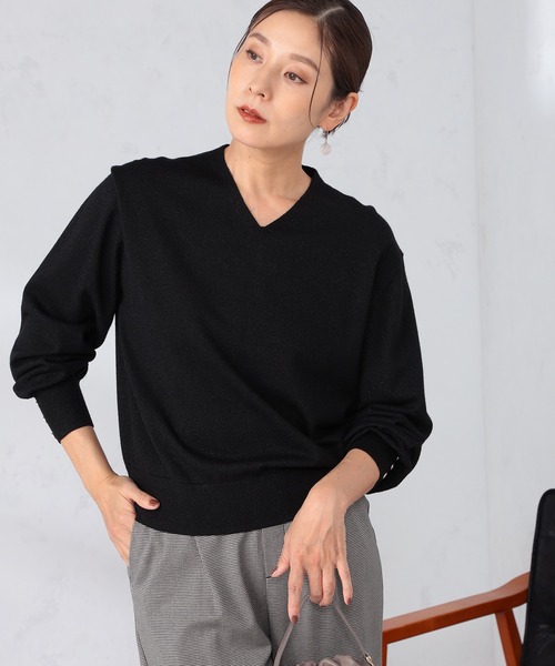 GALLORIA（ギャローリア）の「【キレメクシリーズ】浅Ｖネックネックニット（ニット/セーター・レディース・イエロー/ライトグレー/ブラック/ライラック・S/M/L/LL）」の2枚目の写真