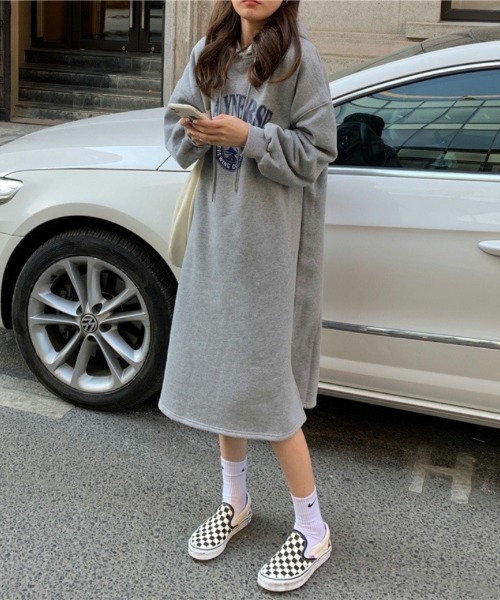 Ritzy（リッツィー）の「ロゴプリント フード付き裏起毛ワンピース（ワンピース・レディース・モカ/ネイビー/グレー・FREE）」の5枚目の写真