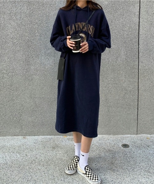 Ritzy（リッツィー）の「ロゴプリント フード付き裏起毛ワンピース（ワンピース・レディース・モカ/ネイビー/グレー・FREE）」の9枚目の写真