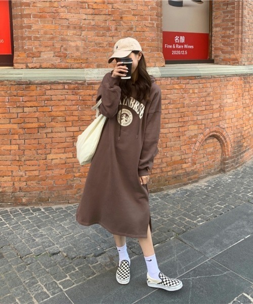 Ritzy（リッツィー）の「ロゴプリント フード付き裏起毛ワンピース（ワンピース・レディース・モカ/ネイビー/グレー・FREE）」の12枚目の写真