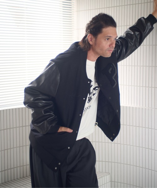 ADAM PATEK(アダムパテック)の「ADAMPATEK/leather sleeves varsity jacket/袖レザースタジャン(スタジャン・メンズ・ブラック×ホワイト/ブラック×ブラック・1/2)」の1枚目の写真