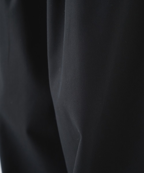 markaware（マーカウェア）の「【markaware/marka】別注 TRIPLE PLEATED EASY TROUSERS（その他パンツ・メンズ・ブラック/ダークグリーン・1/2）」の11枚目の写真