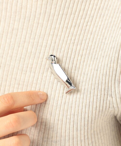 IRIS47（イリスフォーセブン）の「IRIS 47 penguinブローチ（ブローチ/コサージュ・レディース・シルバー・FREE）」の2枚目の写真