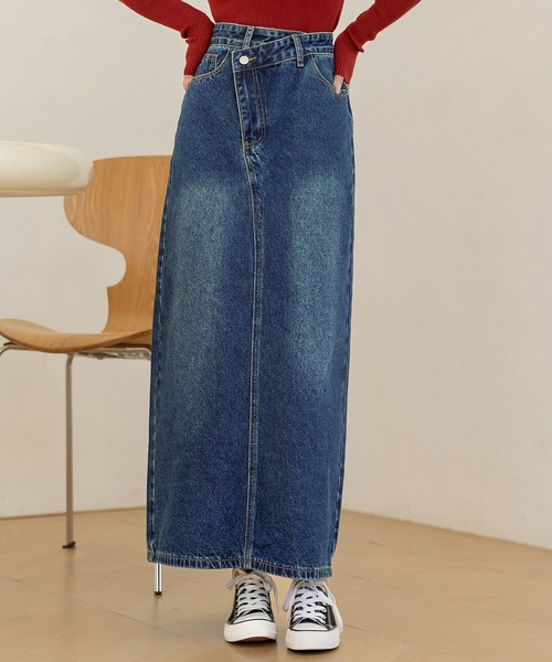 DAY CLOSET(デイ クローゼット)の「斜めクロスデザインでウエスト綺麗魅せ。マキシ丈デニムナロースカート レディース(デニムスカート・レディース・ライトブルー/インディゴブルー・L/M)」の12枚目の写真