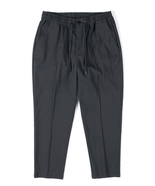 The DUFFER of ST.GEORGE（ザダファーオブセントジョージ）の「【WEB限定アイテム】「GUM STRETCH」CENTER CREASE TAPERED PANTS：超伸縮「ガムストレッチ」センタークリース ピンタック テーパードパンツ（チノパンツ・メンズ・ネイビー/ブラック/グレイッシュベージュ/チャコールグレー・MEDIUM/SMALL/X-LARGE/LARGE）」の16枚目の写真