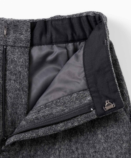 AJUGA.（アジュガ）の「ヘリンボーンウールツイードワイドパンツ（その他パンツ・レディース・キャメル/グレー・S/M）」の7枚目の写真