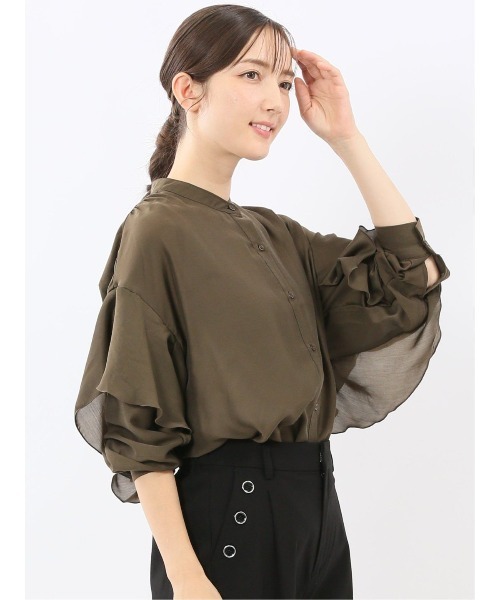 m.f.editorial（エムエフエディトリアル）の「【ややゆったり 袖フリル】m.f.エディトリアルレディース  マオカラー ブラウス（シャツ/ブラウス・レディース・カーキ/ブラウン・MEDIUM）」の7枚目の写真