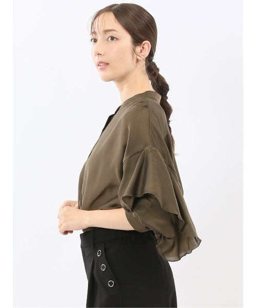 m.f.editorial（エムエフエディトリアル）の「【ややゆったり 袖フリル】m.f.エディトリアルレディース  マオカラー ブラウス（シャツ/ブラウス・レディース・カーキ/ブラウン・MEDIUM）」の5枚目の写真