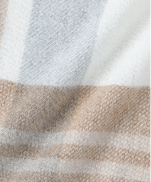 Right-on（ライトオン）の「【HONEYSUCKLE ROSE】チェック柄 大判ストール (軽量/柔らか素材/トレンドチェック/防寒/多用途)（マフラー・レディース・ブルー/レッド/ネイビー/ベージュ・ONE SIZE）」の8枚目の写真