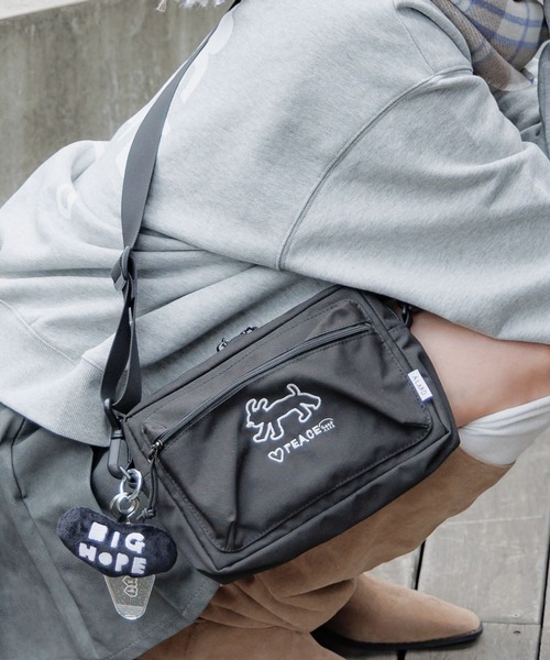 ALAND(エーランド)の「【UNISEX】 ALAND×INAPSQUARE/ショルダーバッグ(ショルダーバッグ・レディース・ブラック・FREE)」の1枚目の写真