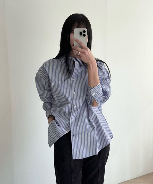 VANONE ATELIER(バノンアトリエ)の「A3514 マルチストライプシャツ_クラウディブルー(シャツ/ブラウス・レディース・グレー・FREE)」の6枚目の写真