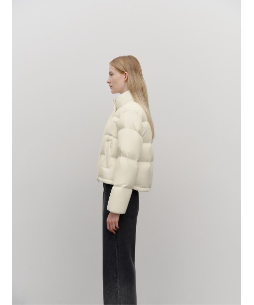 MARITHE + FRANCOIS GIRBAUD(マリテフランソワジルボー)の「W BASIC CROP DOWN JACKET(ダウンジャケット/コート・レディース・アイボリー/Black/ミント/バーガンディー・SMALL/MEDIUM)」の5枚目の写真