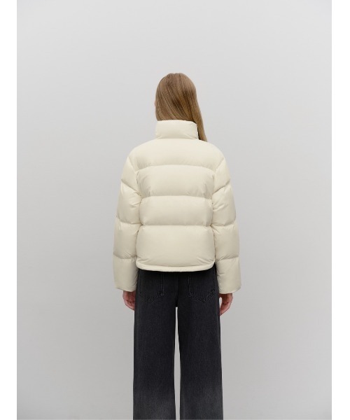 MARITHE + FRANCOIS GIRBAUD(マリテフランソワジルボー)の「W BASIC CROP DOWN JACKET(ダウンジャケット/コート・レディース・アイボリー/Black/ミント/バーガンディー・SMALL/MEDIUM)」の6枚目の写真